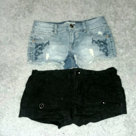 Pants - Women's Juniors Shorts Size 3/4 Denim Distressed Short Frayed boho Y2k spring